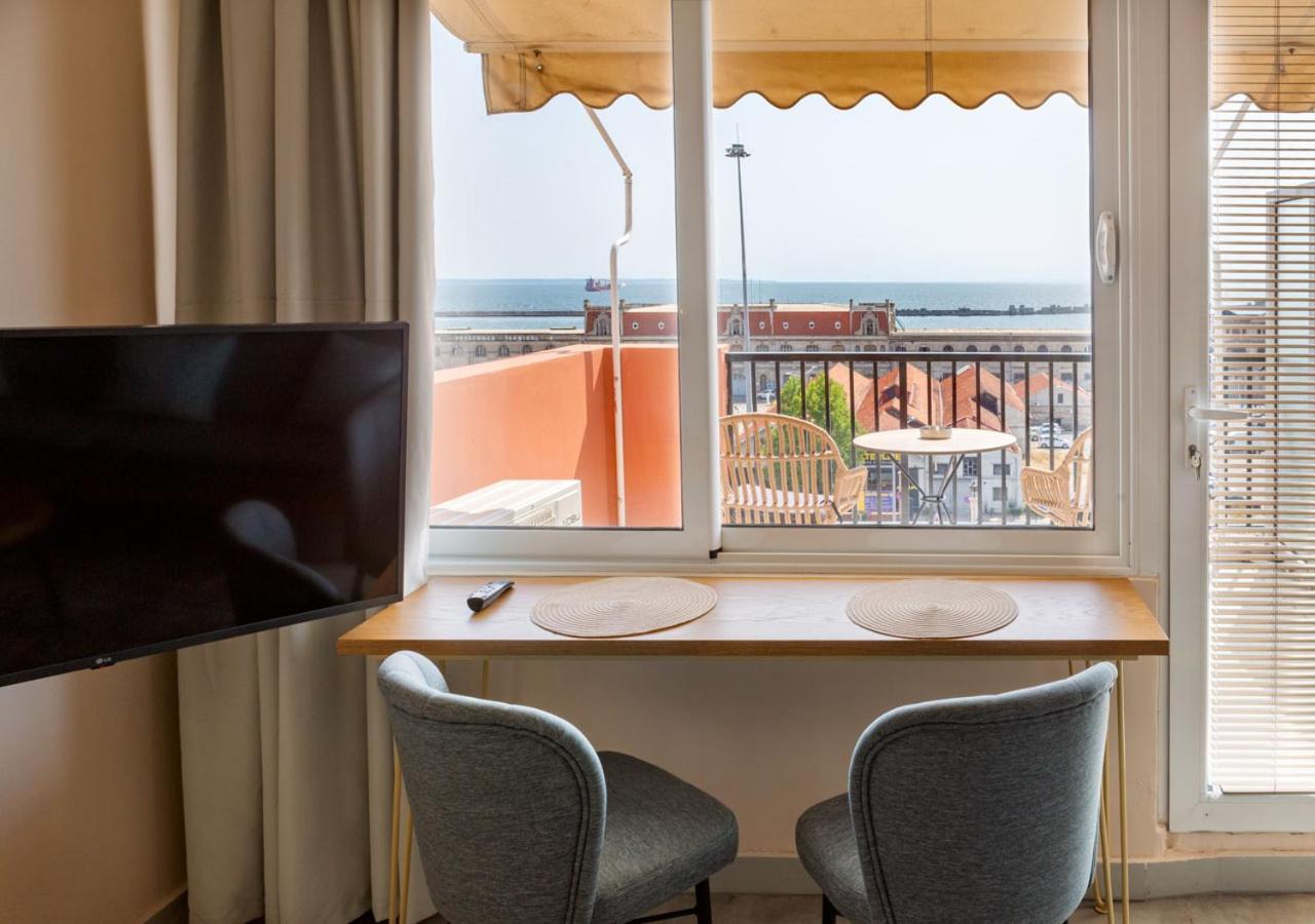 Limani'S Sea View Apartman Szaloniki Kültér fotó